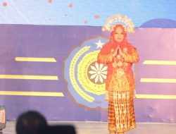 Istri Walikota Kendari Meriahkan Lomba Fashion Show