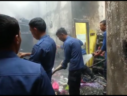 1 Unit Mobil dan 2 Rumah Warga Hangus Terbakar