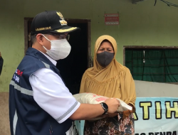 Bantuan Beras Bagi Keluarga Terdampak PPKM di kota Kendari