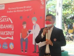 Menyambut HUT RI ke-76, IDI Kota Kendari Gelar Vaksinasi, Edukasi, dan Pembagian Masker