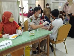 Vaksinasi Massal di ICM MU’Adz Bin Jabbal Kendari Bersama Polda Sultra