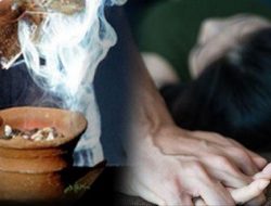 Seorang Ibu Merelakan Putri Kandungnya Menjadi Budak Sex.