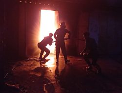 5 Ruko  Di Lahap Si Jago Merah