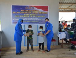 Lanal Kendari Gelar Khitanan Massal Bagi Anak Pesisir