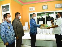 Pemkot Kendari serahkan (CWF) program KOTAKU pada 16 Kelurahan Di Kota Kendari