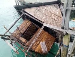 Rumah Roboh Akibat Angin Kencang di Sertai Hujan
