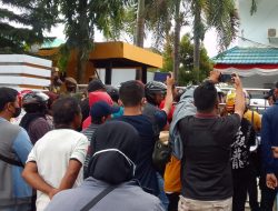 Puluhan Pedagang Padati Kantor Walikota Kendari