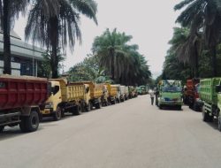 Protes Aturan ODOL, Ratusan Sopir Truk Demo di Kantor DPRD Sultra