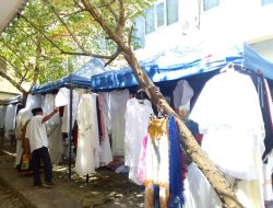 Musim Haji,Pedagang Perlengkapan Calon Jemaah Haji Laris Manis