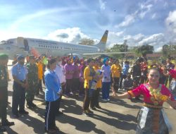 Roadshow Ke Kota Kendari, Istri Panglima TNI Disambut Tarian Mondotambe