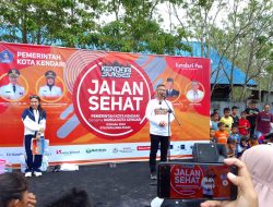 Penuh Antusias,Pemkot Kendari Laksanakan Jalan Sehat Bersama Warga di RTH Papalimba Puday