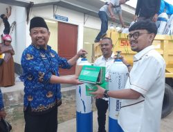 Kadin Sultra Kembali Serahkan Bantuan 50 Tabung dan 37 Regulator Oksigen Untuk RSUD Kota Kendari