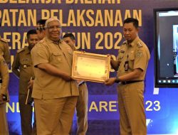 Pj Wali Kota Kendari Terima Piagam Penghargaan Atas Pengelolaan DAK Fisik Semester II Tahun 2022