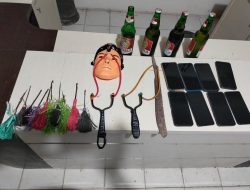 Pesta Miras Sambil Bawa Parang dan Busur, Sekelompok Pemuda di Lorong Salangga Diamankan Polisi
