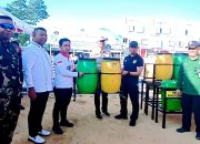 Pj Wali Kota Kendari Serahkan Sarpras Kebersihan Kepada Camat
