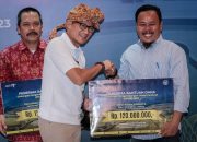 Menparekraf Serahkan Bantuan DPUP bagi Tiga Desa Wisata di Banten dan DKI Jakarta