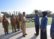 Pj. Wali Kota Kendari Serahkan SK Pengangkatan PPPK Guru SD & SMP