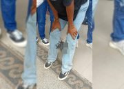 Demo di Kejati Sultra Berakhir Ricuh, Satu Massa Aksi Jadi Korban Pembusuran