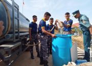 Lanal Kendari Salurkan Bantuan 30 Ribu Liter Air Bersih untuk 550 Keluarga di Soropia Konawe