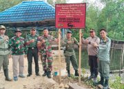 Sering Muncul Buaya, BKSDA Sultra Pasang Papan Himbauan di Sungai Desa koboruno Buton Utara