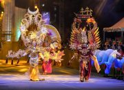 Parade Karnaval Tenun 17 Kabupaten Kota Menutup Acara STK tahun 2023, Wakatobi Terbaik 1