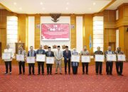 Pemprov Sultra Serahkan 10 Piagam Penghargaan Peduli Ham untuk Kabupaten dan Kota