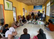 Mahasiswa KKN PPM UGM SG008 Kembangkan Potensi Minyak Kelapa di Desa Batu Jaya