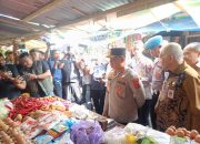 Jelang Ramadhan 2025, Kapolda Sultra Tinjau Harga Bahan Pokok di Pasar Sentral Kendari