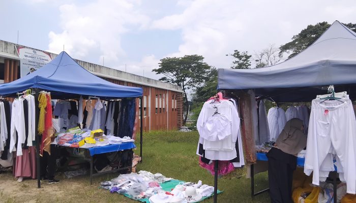 Pedagang Musiman Manfaatkan Momen Manasik untuk Menjual Perlengkapan Haji