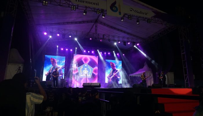 Musik Dua Warna Kota Kendari, Getarkan panggung Utama Harmoni Sultra 2025