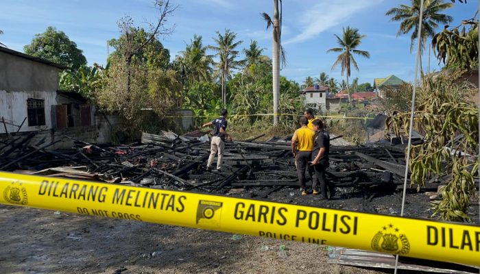 Rumah di Patowonua Kolaka Utara Ludes Terbakar, Ayah dan Anak Sempat Terjebak