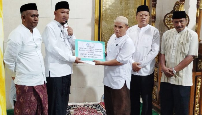 Safari Ramadan di Masjid Nurul Hikmah, Wawali Kendari Ajak Warga Kampung Salo Jaga Kebersihan dan Perangi Narkoba