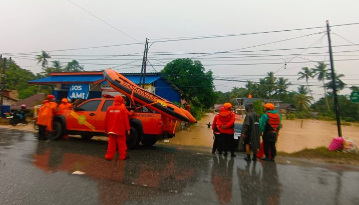 Banjir Rendam Sejumlah Titik di Kota Kendari, Tim SAR Dikerahkan