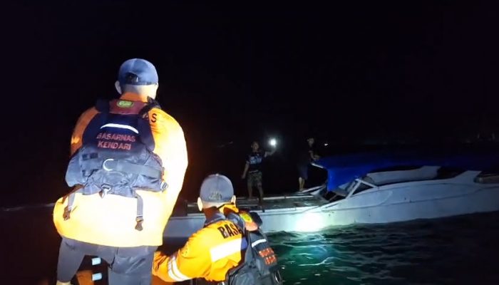 Kapal Penampung Ikan Tabrak Karang di Perairan Bokori, Enam ABK Berhasil Diselamatkan Tim SAR