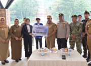 Bank Sultra Salurkan Beasiswa CSR Rp200 Juta untuk Mahasiswa UMKOTA