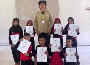 Dari “Ohayou Gozaimasu” ke Wawasan Global, KKN-PPM UGM Bangkitkan Semangat Belajar Bahasa Jepang Siswa SDN 10 Laonti