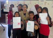Mahasiswa UGM Ajak Anak Desa Batu Jaya Tuangkan Imajinasi Lewat Short Story dan Story Telling