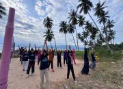 Irama Pagi dan Semangat Sehat, KKN-PPM UGM Ajak Warga Desa Batu Jaya Senam Bersama