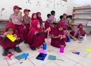 Hias Celengan Sambil Belajar Kelola Uang, KKN UGM Tanamkan Budaya Menabung di SDN 10 Laonti